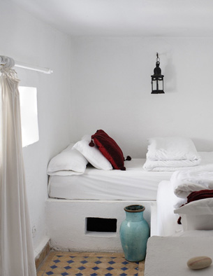 Moroccan riad hotel-style Bedroom