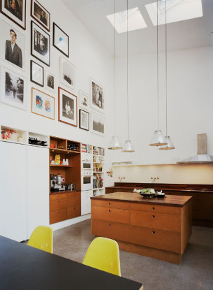 High-ceilinged kitchen