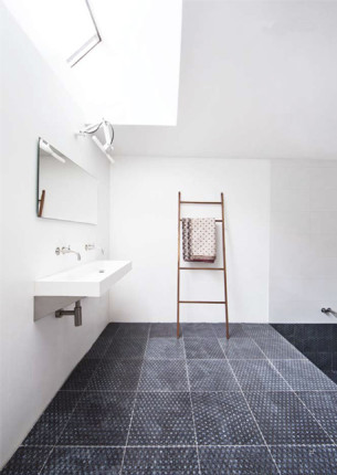 Elegant tiles bathroom