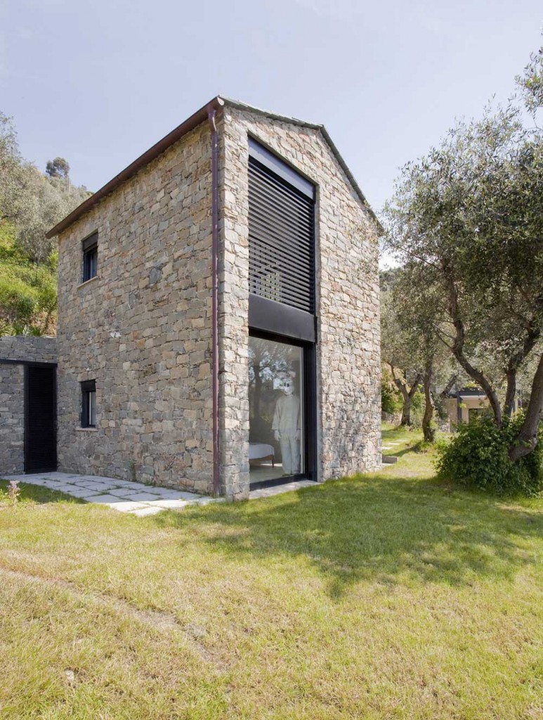 Farmhouse-Restoration-Riomaggiore-Italy-1
