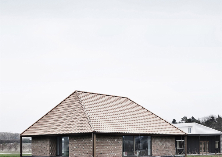 Brick House in by Leth & Gori ideasgn